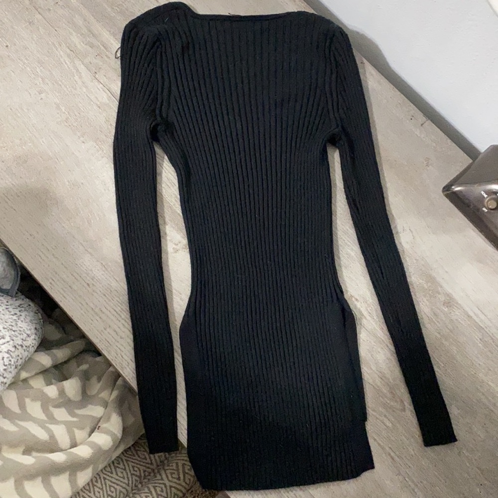 Black Ribbed Long Sleeve Vneck Shirt w Slits - Picture 3 of 3
